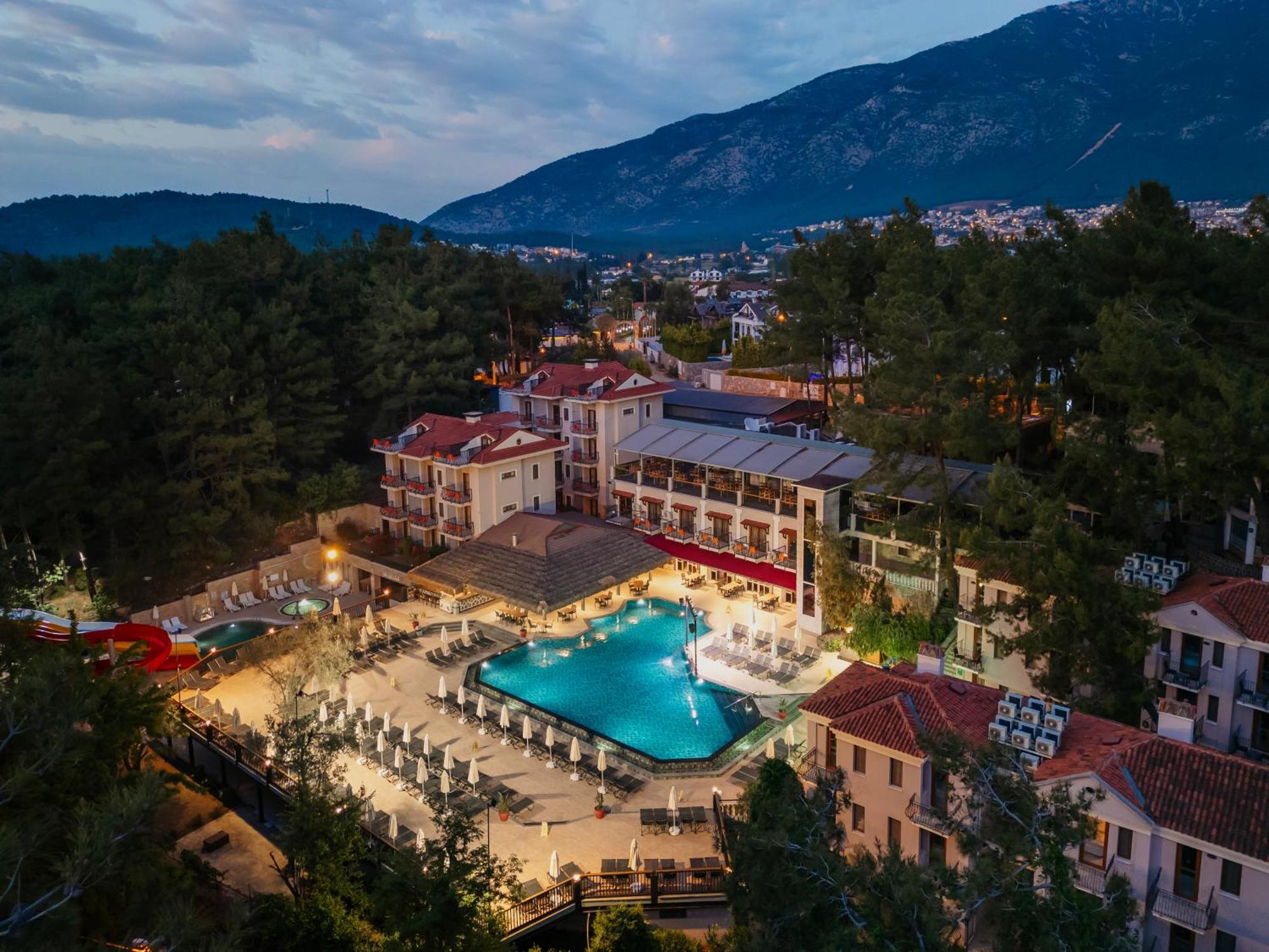 Pine Valley Hotel Олудениз Екстериор снимка
